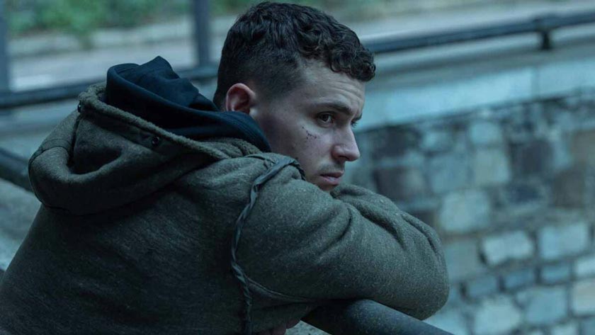 Ману Риос и Арон Пайпер на кадрах сериала Здесь рады тишине
